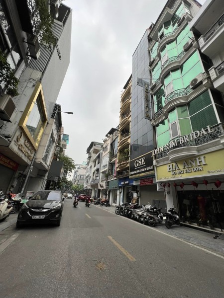 Bán nhà lô đất mặt phố lớn trung tâm quận Hoàn Kiếm, 1305m2, 930 tỷ