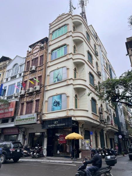 Bán tòa nhà văn phòng hạng B trung tâm Hoàn kiếm phố VIP, 438m2 x 15 tầng, 550 tỷ