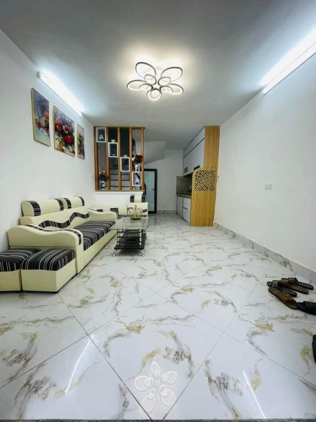 Bán nhà đẹp gần bãi ô tô Bạch Mai, Hai Bà Trưng 26m, 4 tầng, mặt tiền 3.7m, giá 2.98 tỷ.