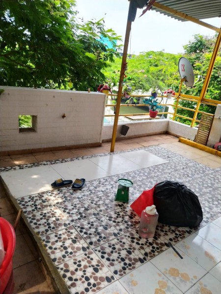 Cho thuê phòng trọ 1 tầng trên sân thượng, nằm ngay mặt tiền đường Hoàng Sa.