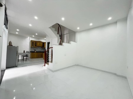 Bán nhà mới đẹp - 2 thoáng - gần phố - đẹp nhất Cầu Giấy - nhỉnh 6 tỷ