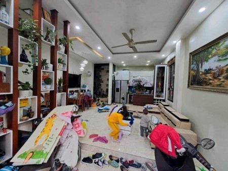 Bán nhà Xuân La, Tây Hồ, Hà Nội, 7.65 Tỷ. Nhà 5 tầng, dt 50m2 mt 5.2m nhà đẹp lô góc.