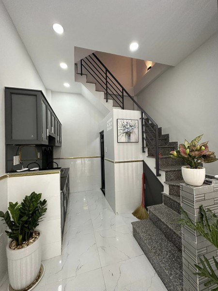 Bán nhà sát quận 1, quận 5, quận 7 đường Dương Bá Trạc quận 8.