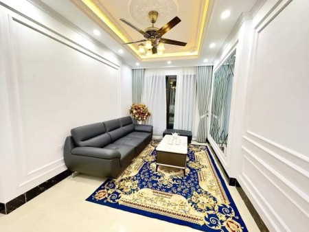 Bán nhà đẹp Thịnh Quang, Đống Đa 44m2, 4 tầng, mặt tiền 3.4m, giá 6.3 tỷ.