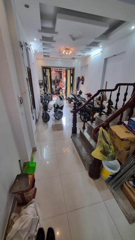 Bán nhà Lạc Long Quân. Tây Hồ. Hà Nội. 7.85 Tỷ. 5 Tầng . DT 52m2. MT 3.5m.