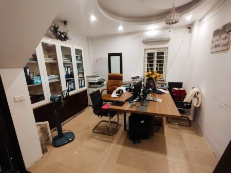 Bán nhà Lạc Long Quân, Tây Hồ, Hà Nội giá 7.9 Tỷ, 6 Tầng dt 43m2 mt 4.1m. View Hồ Tây