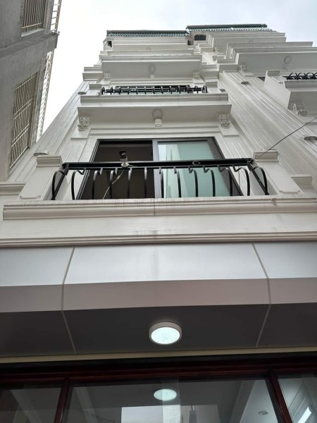 Bán nhà 5Tx30m2,Nguyễn Khoái Hoàng Mai, ô tô đỗ cổng,3 mặt thoáng, giá 3.15 tỷ