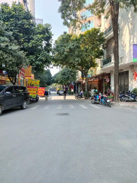 Bán nhà phố Duy Tân, Cầu Giấy, 80m2, 5 tầng, MT 12m, lô góc, kinh doanh sầm uất, chỉ 21.5 tỷ.