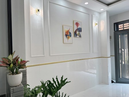 Bán gấp nhà không có căn thứ 2 - Nhà đẹp - Xây mới 90% - Sổ vuông A4 - MT đường 3M