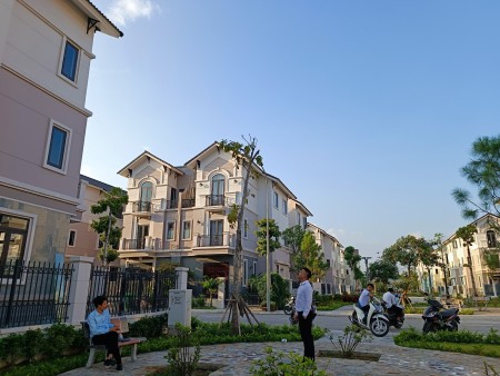 Bán duy nhất 1 căn biệt thự ven Vành Đai 3 Hà Nội giá rẻ hơn thị trường 1 tỷ.