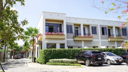 Nhà phố Taka Garden Riverside Homes ven sông vàm cỏ tây ,SHR , 130m , 1,9 tỷ/căn