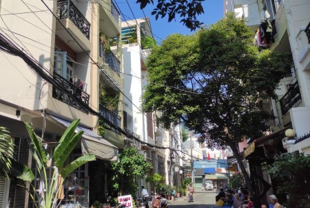 Bán nhà 4 tầng Nguyễn Hồng Đào, tiện ở mở Cty, cho thuê, 5.5 tỷ
