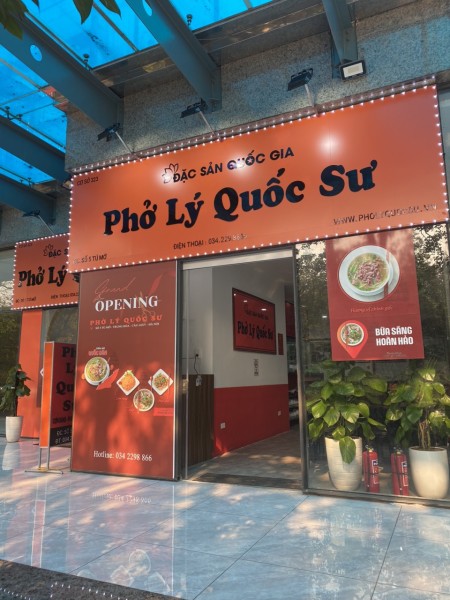 Cho thuê nhà mặt phố đường Hoàng Đạo Thúy, Cầu Giấy, Hà Nội, diện tích 425M2 giá 889 nghìn/M2/T