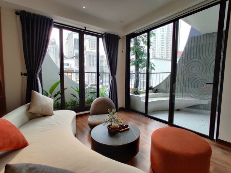 NHÀ ĐẸP XUẤT SẮC Hoàng Ngân Nhà nghệ sỹ nổi tiếng, thiết kế siêu độc, 5 tầng, nhỉnh 5 tỷ
