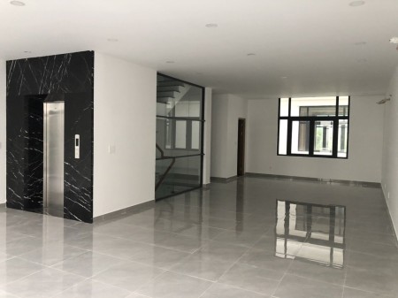 Cho thuê tầng trệt nhà phố hoàn thiện 162m2 chỉ 20 triệu