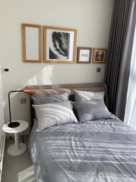 Cho thuê Vinhomes Golden River 2pn thiết kế cao cấp siêu sang trọng
