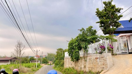 KẸT TIỀN BÁN 251M2 ĐÔNG THANH ĐƯỜNG NHỰA 10M CÁCH TP ĐÀ LẠT 20KM