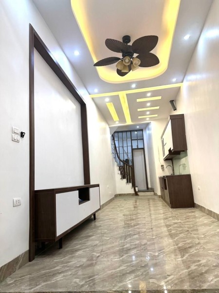 Nhà quận Hai Bà Trưng tiếp giáp Hoàn Kiếm 40m2 cần bán