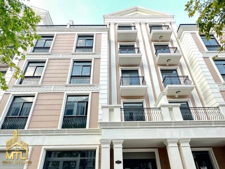 Chủ kẹt tiền bán gấp nhà phố 144m2 Vinhomes Quận 9 chỉ 17 tỷ BTP