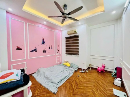 Cần tiền bán gấp nhà La Khê 41m, cực hiếm, nhỉnh 2.x tỷ ô tô đỗ cửa