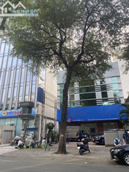 Cho thuê nhà mặt tiền đường Võ Văn Tần, P6, Quận 3, 14 x 35M, T2L mới