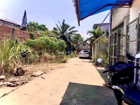 Bán đất ngộp 60m2 đất đường xe hơi Hoàng Hữu Nam, Quận 9, giá 2tỷ5, ngay ngã ba Mỹ Thành
