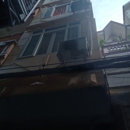 Bán căn nhà nằm trên mặt ngõ Hoàng Quốc Việt, Cầu Giấy - mặt ngõ ô tô đậu cửa
