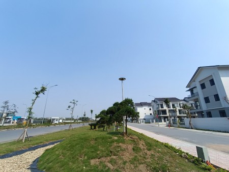Chính chủ muốn bán villa 180m2 Centa Riverside Từ Sơn.