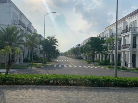 Cần bán lại căn biệt thự mặt tiền đường lớn mini sân golf West lakes golf villas giá 3 tỷ 600