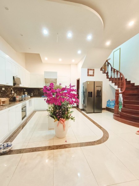 bán nhà gấp chính chủ chỉ 4 ty 39m x 5T phân lô Âu Cơ NGhi Tàm Tây Hồ