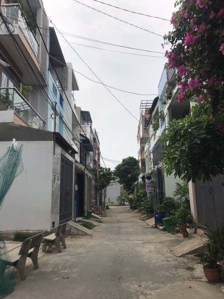 Cho thuê nhà nguyên căn 3 tầng ở Long Trường Quận 9 Giá 6tr