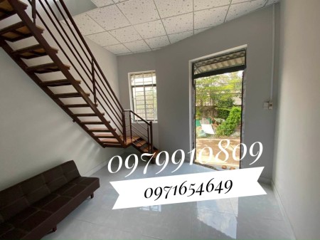 Bán Nhà Mặt Tiền Đường Kinh Doanh SHR 1Lầu 1Trệt Giá Chỉ:1Tỷ350Tr