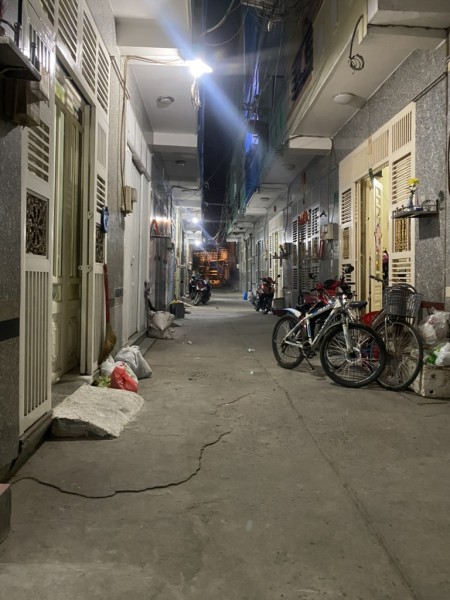 Bán nhà 2 lầu đường Mễ Cốc, Quận 8, HCM giá 2 tỷ 1