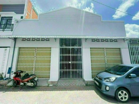 Dãy trọ 12 phòng, SHR, đường Trần Văn Chẩm, Tân Thông Hội,CC 825 triệu 256m2