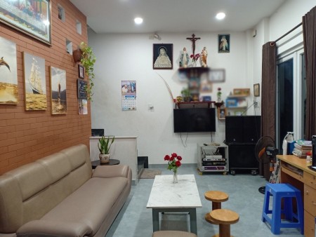 Cần vốn kinh doanh bán gấp căn nhà đường làng Tăng Phú, q9 80m2 nhỉnh 4 tỷ