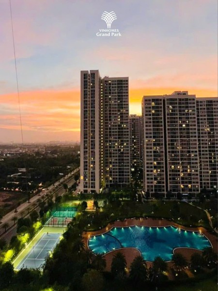 Cho Thuê Căn hộ Khu Đô Thị Vinhomes Grand Park 2PN BẾP RÈM TỦ 6,8TR LH: 0888816718