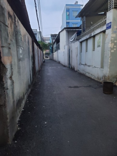 Bán nhà quận 12, 31 Phan Văn Hớn 2.5 tỷ,68m2, hẻm 3met, cách mt 100m.