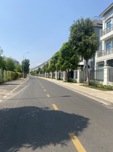 Bán lỗ 8 tỷ biệt thự 400m2 Vinhomes Quận 9 chỉ 58,7 tỷ BTP