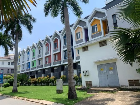 Nhà thô Quốc Lộ 13 Hiệp Bình Phước 68m2 chỉ 5.8 tỷ - ô tô quay đầu thoải mai