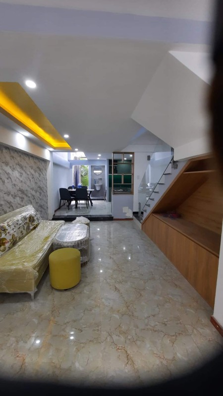 Nhà mới ở ngay 4m x 17m ô tô ra vào có nội thất đầy đủ QL13 Hiệp Bình Phước