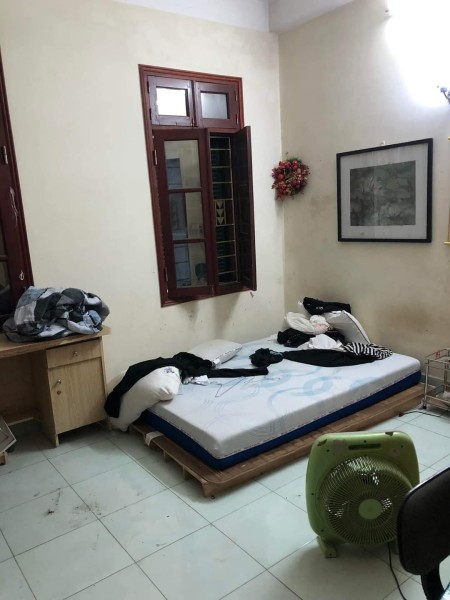 Cho thuê nhà nguyên căn, mặt phố Phú Diễn, Bắc Từ Liêm, 70m2 x4T, Mt 4.5m, Giá: 15Tr/Th (Có TL)