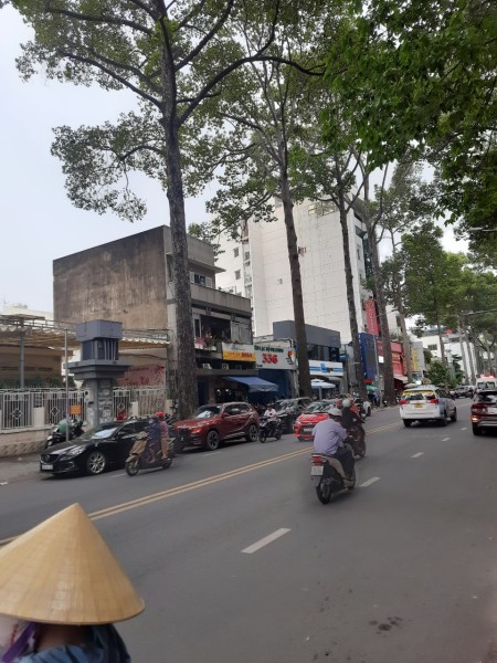 Nhà Ngộp! Mặt tiền Nguyễn Thị Thập, Q 7, 650m2 = 12m x 60m, 3 lầu, nhỉnh 80 tỷ!
