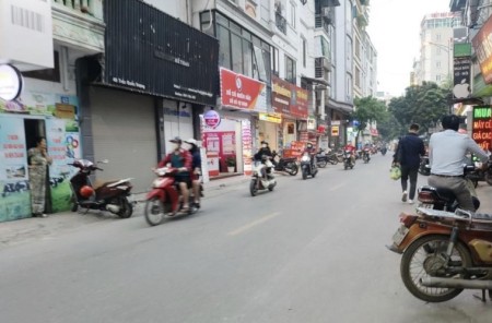 Cần bán nhà, diện tích 35M2, 5 tầng, 3.75 tỷĐịa chỉ: Xuân Thủy Cầu Giấy