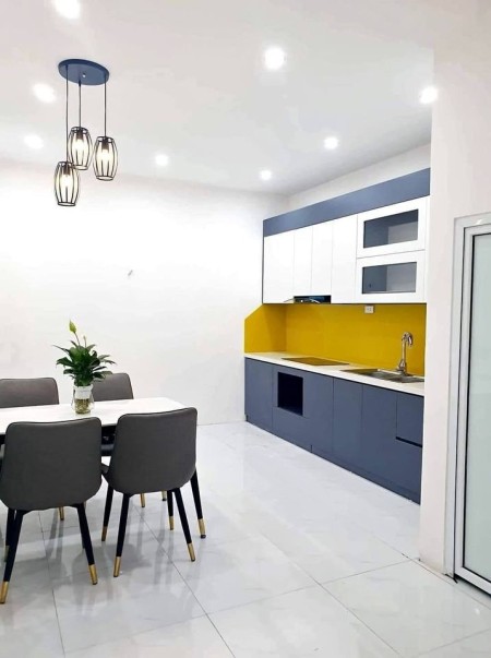 Bạn nhà có 1 0 2 Kim Giang, Thanh Trì 5 tầng ô tô đổ cửa kinh doanh cực tốt giá 3 tỷ 1