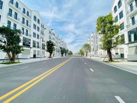Bán gấp nhà phố 162m2 Vinhomes Quận 9 với giá 23 tỷ BTP