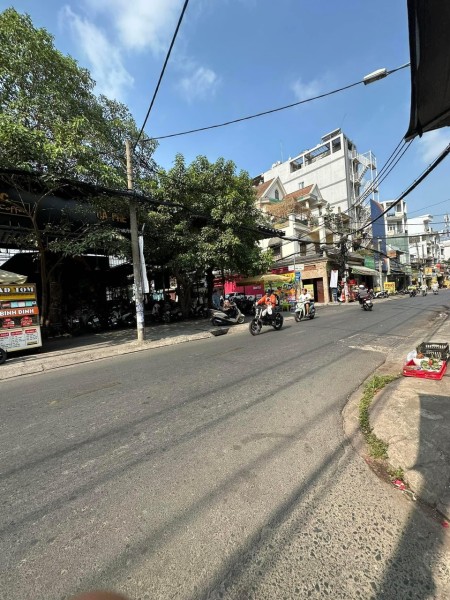 Bán nhà Tân Phú, hẻm xe hơi, ngang 8.3m, dài 13M, dòng tiền sẵn 9 tỷ