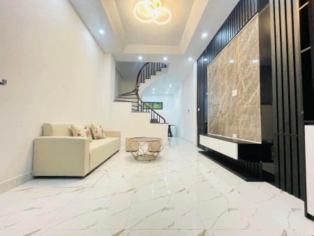 Cần bán nhà mặt phố Vũ Tông Phan, Thanh Xuân 50m2, 5 tầng, 4.6tỷ.