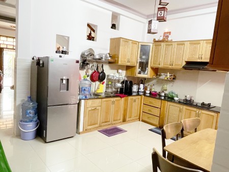 Bán nhà 1 trệt 1 lầu đẹp - 3 phòng ngủ - đường nhựa trung tâm Phan Thiết