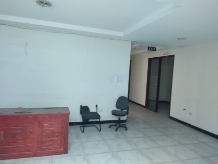 Cho thuê sàn 400m2 và tầng thượng 400m2 ở Thái Hà. Có thể thuê lẻ hoặc cả