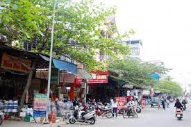 Nhỉnh 5 tỷ có nhà mặt phố Yên Bình Hà Đông, mặt tiền 4,5 m, vỉa hè rộng, tiện kinh doanh, 44m2 x 5T